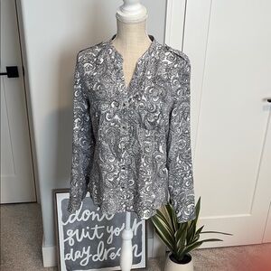 Banana Republic Black and White Paisley Blouse